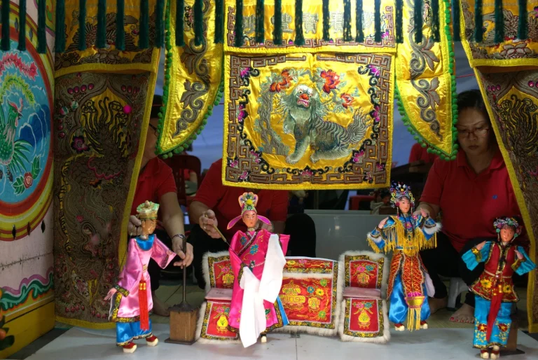 Miniature show Singapore cultural tour